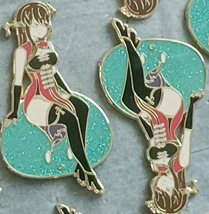 Bulk Price Kickstarter Design Pins Gold Plated Glitter Cartoon Enamle Pins Popular UK Lapel Pins