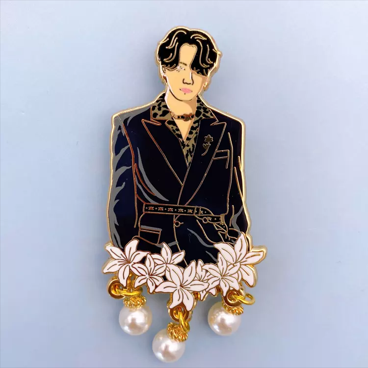 Korea kpop jungkook gold hard glitter enamel epoxy lapel pin with pearl chain